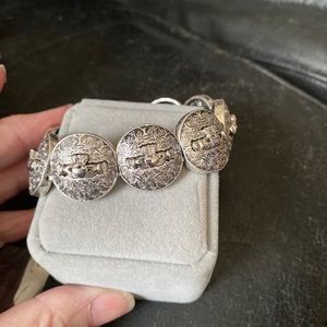 Beautiful irish bracelet